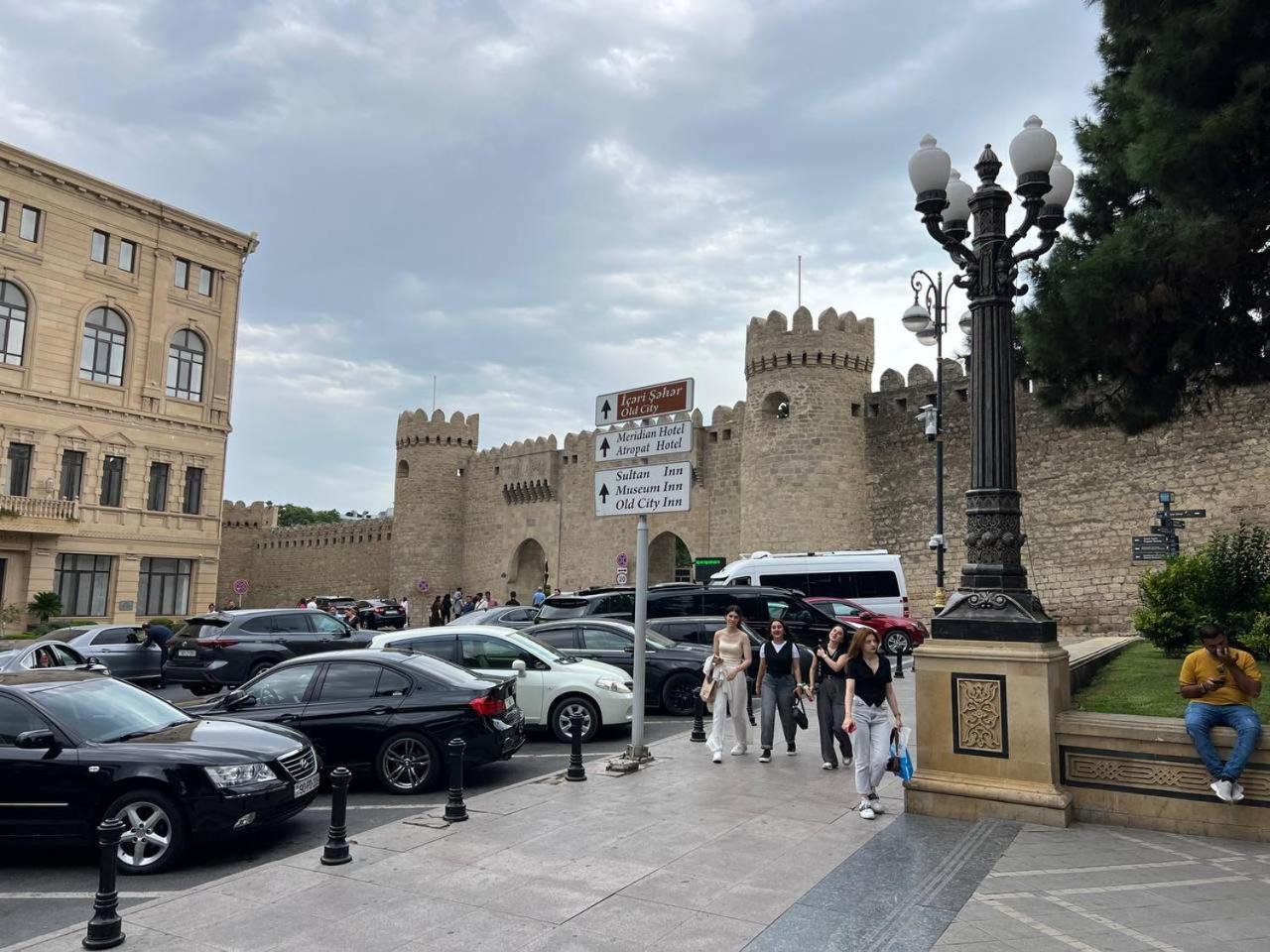 Sweet And Comfort Apartment In The Old City Icheri Sheher Baku Exteriör bild