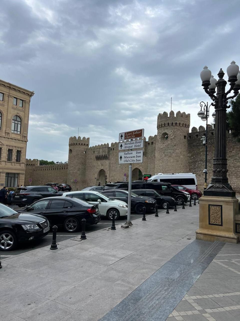 Sweet And Comfort Apartment In The Old City Icheri Sheher Baku Exteriör bild